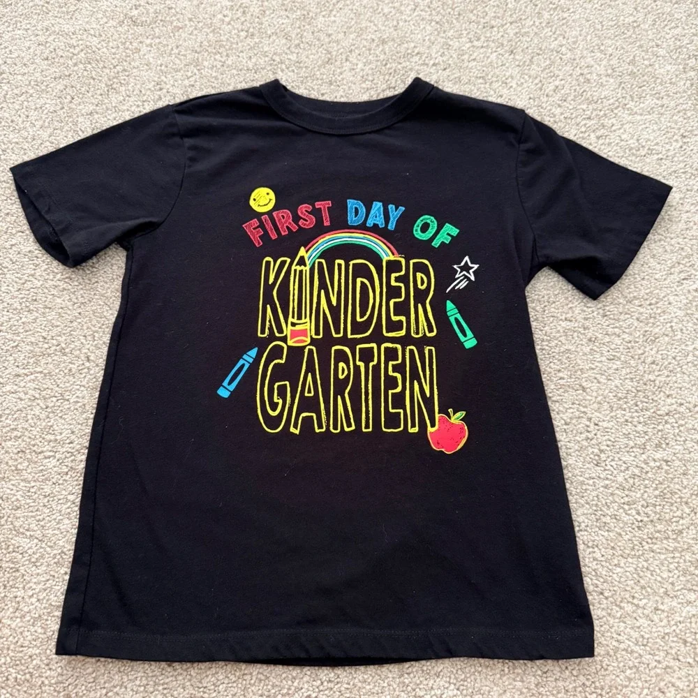 The Childrens Place T-Shirt Kids S 5/6 Black First Day of Kindergarten Graphic